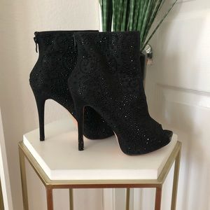 Lauren Lorraine black heels